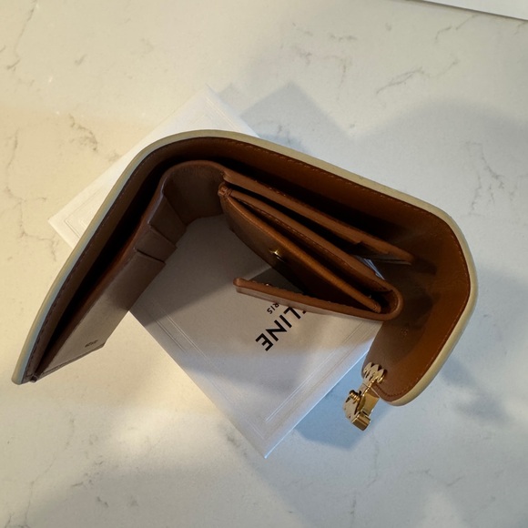 Celine SMALL FLAP WALLET TRIOMPHE IN TRIOMPHE CANVAS - Picture 6 of 9